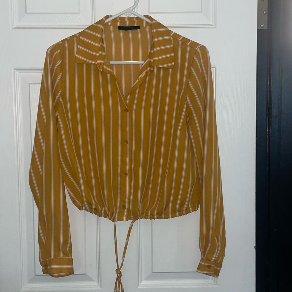 Forever 21 button up mustard color w white pinstripes size small